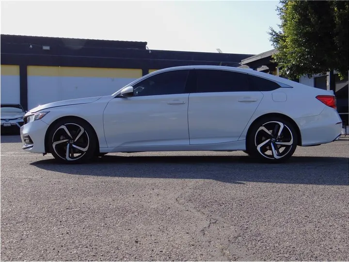 WHITE, 2018 HONDA ACCORD Image 2