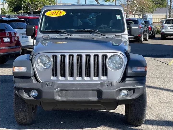 SILVER, 2018 JEEP WRANGLER UNLIMITED Image 8