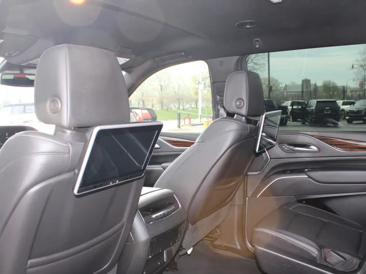 WHITE, 2021 CADILLAC ESCALADE ESV Image 13