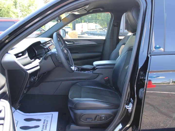 BLACK, 2023 JEEP GRAND CHEROKEE Image 12