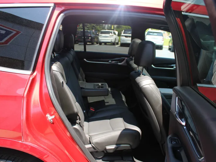 RED, 2023 CADILLAC XT6 Image 25