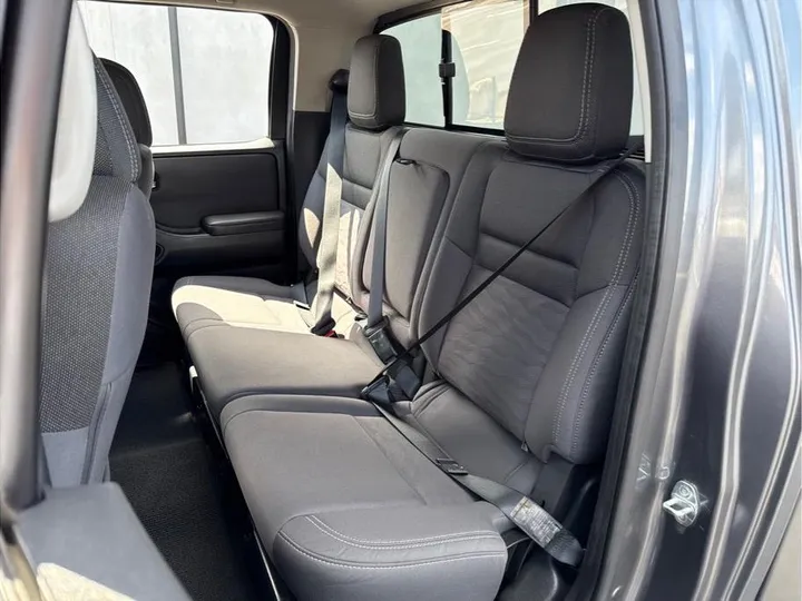 GRAY, 2022 NISSAN FRONTIER CREW CAB Image 14