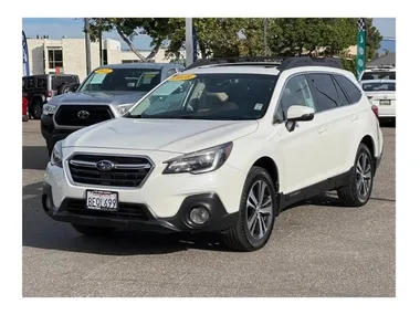 WHITE, 2018 SUBARU OUTBACK Image 10