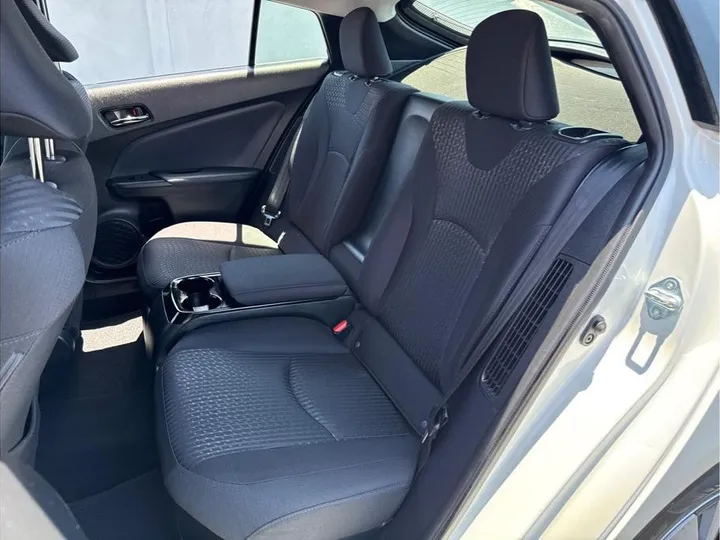 WHITE, 2019 TOYOTA PRIUS PRIME Image 14