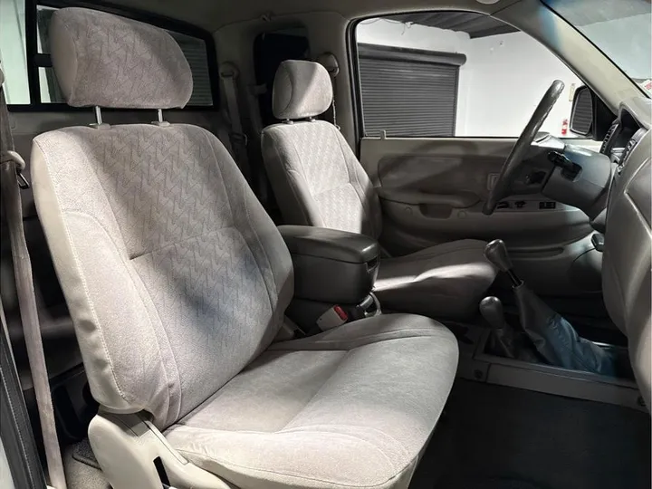 SILVER, 2001 TOYOTA TACOMA XTRACAB Image 12