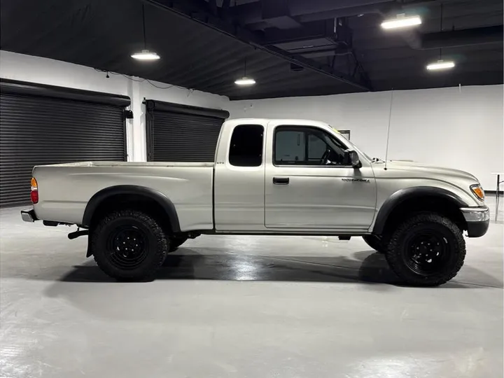 SILVER, 2001 TOYOTA TACOMA XTRACAB Image 6