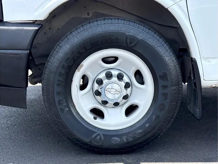 WHITE, 2017 CHEVROLET EXPRESS 3500 CARGO Image 9