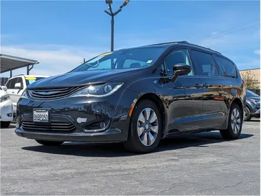 BLACK, 2018 CHRYSLER PACIFICA HYBRID Image 2