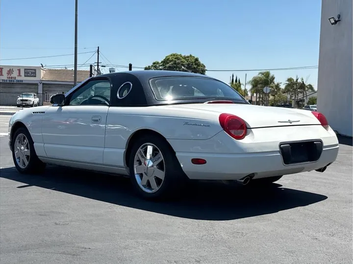 WHITE, 2002 FORD THUNDERBIRD Image 12