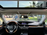2015 LEXUS ES 300H Thumnail Image 22