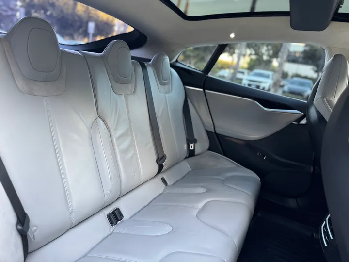 BLUE, 2013 TESLA MODEL S Image 17