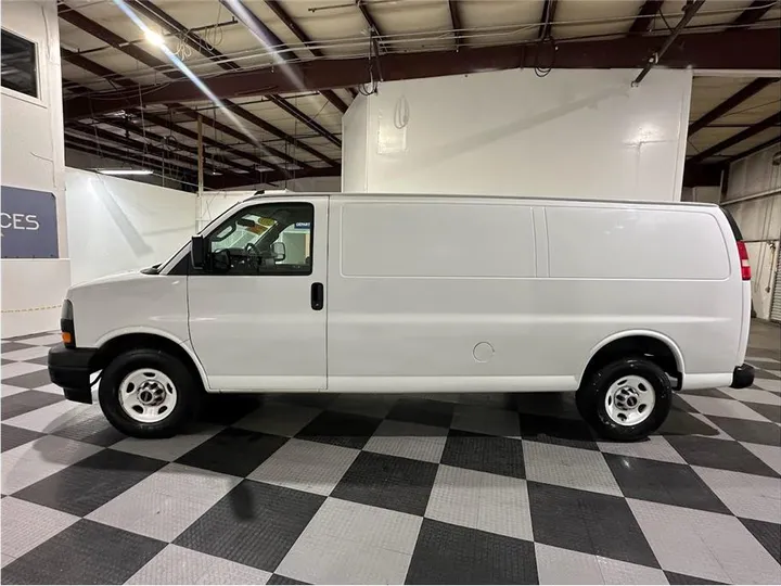 WHITE, 2019 GMC SAVANA 2500 CARGO Image 9