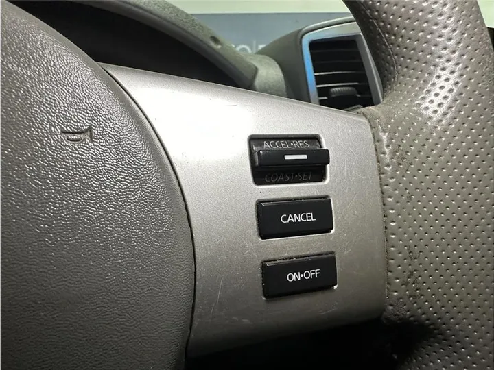 GRAY, 2018 NISSAN FRONTIER CREW CAB Image 32