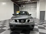 GRAY, 2018 NISSAN FRONTIER CREW CAB Thumnail Image 3