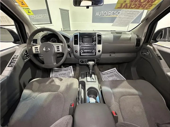 GRAY, 2018 NISSAN FRONTIER CREW CAB Image 18