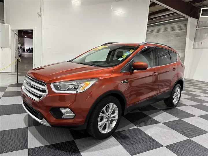 ORANGE, 2019 FORD ESCAPE Image 9