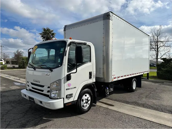 WHITE, 2018 ISUZU NPR-HD Image 9