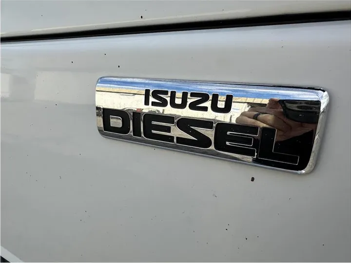 WHITE, 2018 ISUZU NPR-HD Image 11