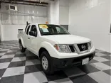 WHITE, 2019 NISSAN FRONTIER KING CAB Thumnail Image 2