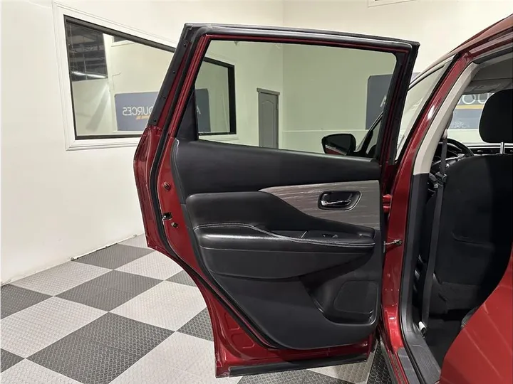 BURGUNDY, 2018 NISSAN MURANO Image 15