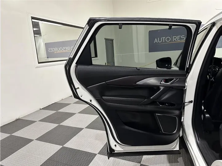 WHITE, 2019 MAZDA CX-9 Image 14