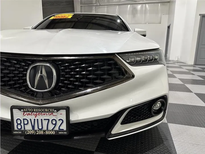 WHITE, 2019 ACURA TLX Image 10