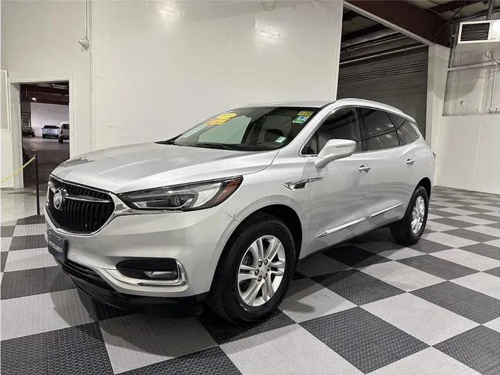 SILVER, 2019 BUICK ENCLAVE Image 9