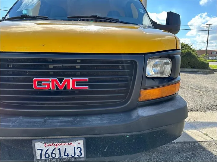 YELLOW, 2012 GMC SAVANA COMMERCIAL CUTAWAY Image 10