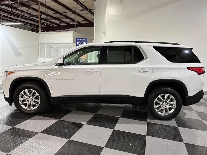 WHITE, 2021 CHEVROLET TRAVERSE Image 7