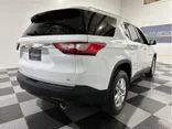 WHITE, 2021 CHEVROLET TRAVERSE Thumnail Image 4