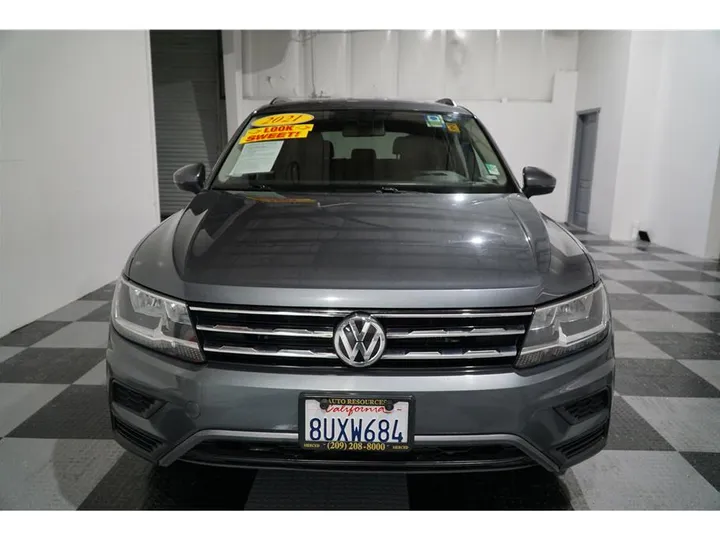 GRAY, 2021 VOLKSWAGEN TIGUAN Image 2