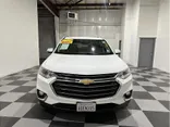 WHITE, 2018 CHEVROLET TRAVERSE Thumnail Image 3