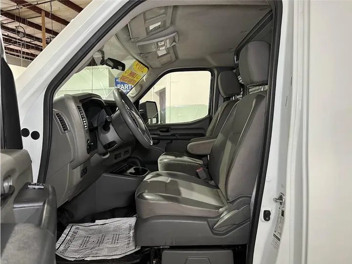 WHITE, 2019 NISSAN NV3500 HD CARGO Image 9