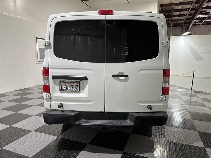 WHITE, 2019 NISSAN NV3500 HD CARGO Image 4