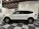 WHITE, 2017 CHEVROLET TRAVERSE Thumnail Image 8