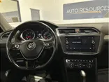 BLUE, 2019 VOLKSWAGEN TIGUAN Thumnail Image 44