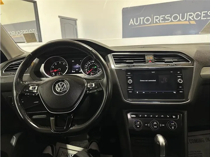 BLUE, 2019 VOLKSWAGEN TIGUAN Image 44