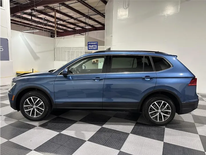 BLUE, 2019 VOLKSWAGEN TIGUAN Image 8