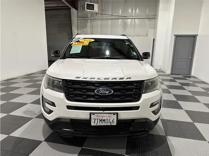 WHITE, 2016 FORD EXPLORER Image 3