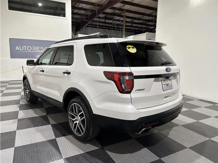 WHITE, 2016 FORD EXPLORER Image 7