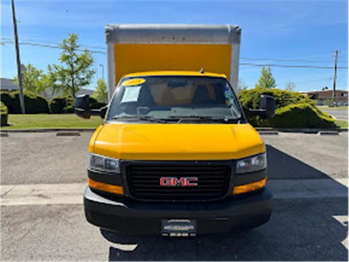 YELLOW, 2018 GMC SAVANA COMMERCIAL CUTAWAY Image 3