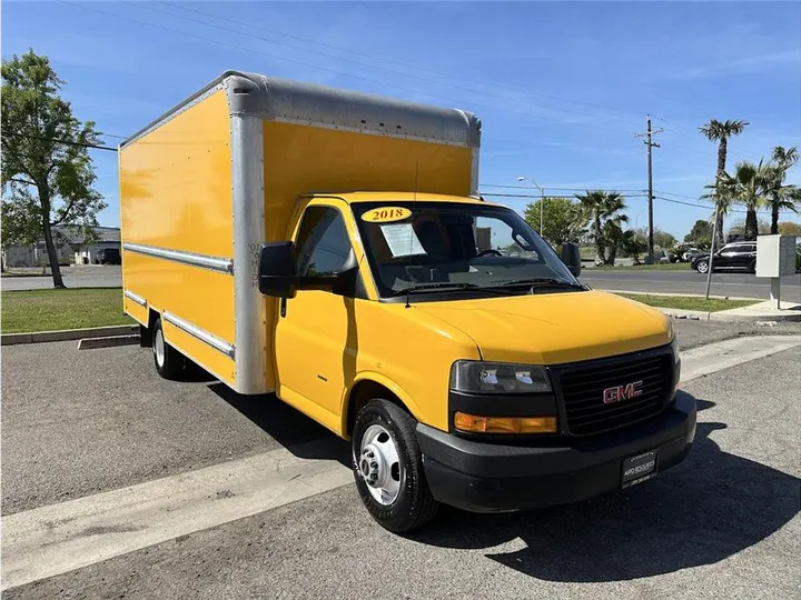 YELLOW, 2018 GMC SAVANA COMMERCIAL CUTAWAY Image 2