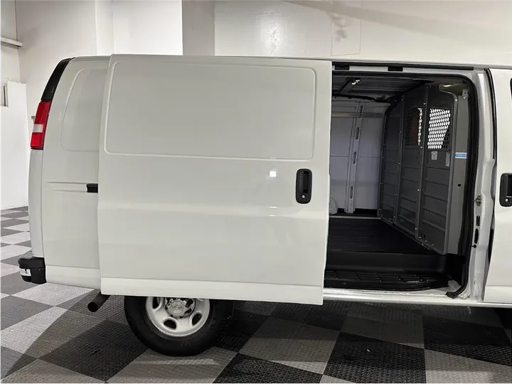 WHITE, 2021 CHEVROLET EXPRESS 2500 CARGO Image 20