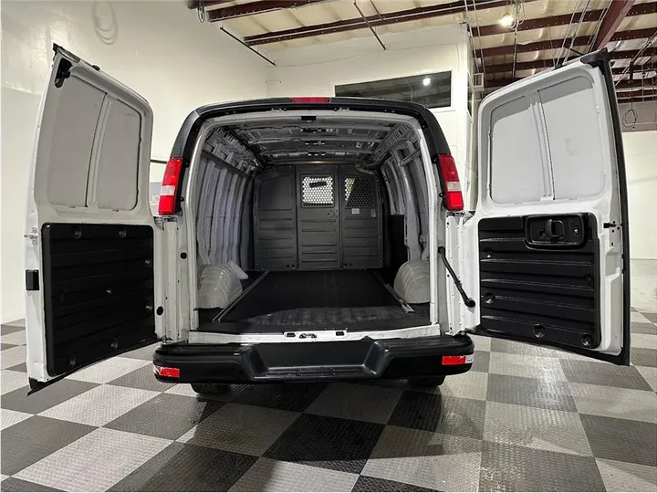 WHITE, 2021 CHEVROLET EXPRESS 2500 CARGO Image 17