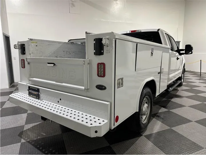 NO COLOR, 2017 FORD F350 SUPER DUTY CREW CAB & CHASSIS Image 5