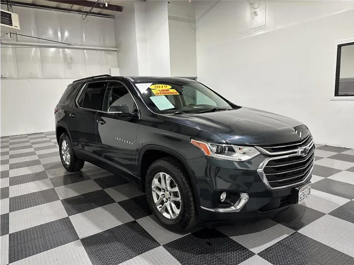 TEAL, 2019 CHEVROLET TRAVERSE Image 2