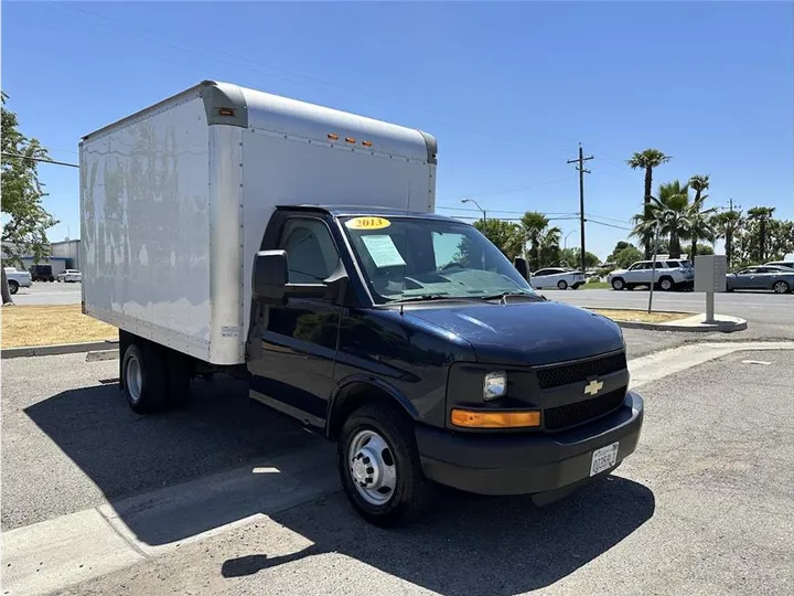 BLUE, 2013 CHEVROLET EXPRESS COMMERCIAL CUTAWAY Image 2