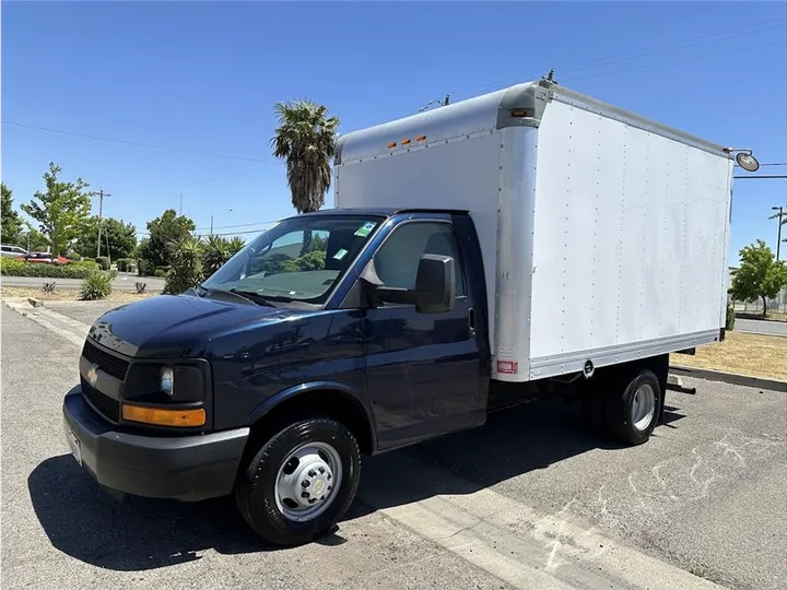 BLUE, 2013 CHEVROLET EXPRESS COMMERCIAL CUTAWAY Image 11