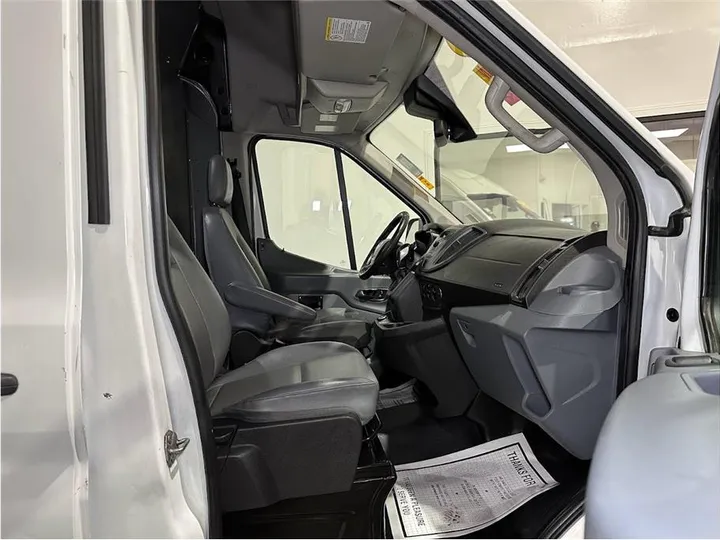 WHITE, 2018 FORD TRANSIT 250 VAN Image 34