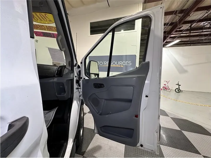 WHITE, 2018 FORD TRANSIT 250 VAN Image 35